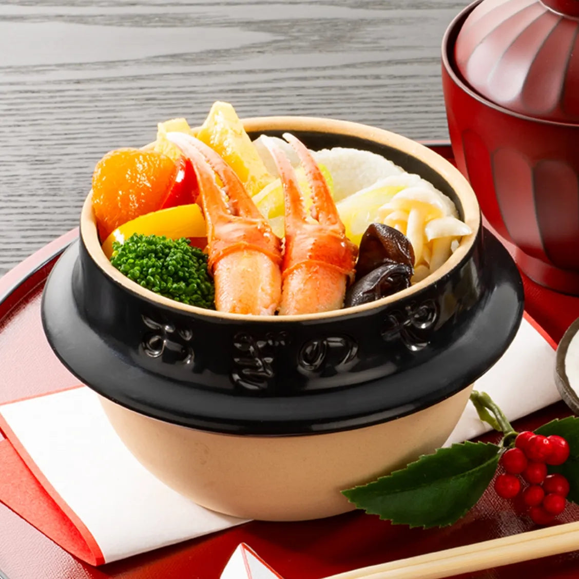 蟹の爪が鎮座する釜めし