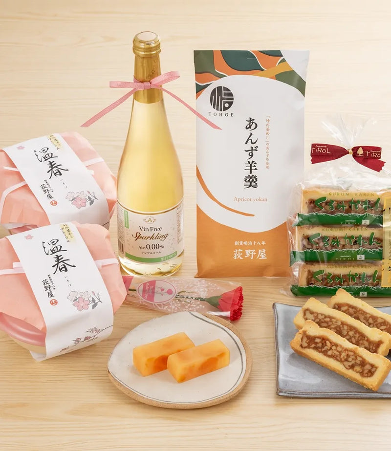 【母の日ギフト】峠の釜めしプレミアム 温春（いろは）と信州の甘味セット - 春限定釜めしと信州の逸品を一箱に【送料込】